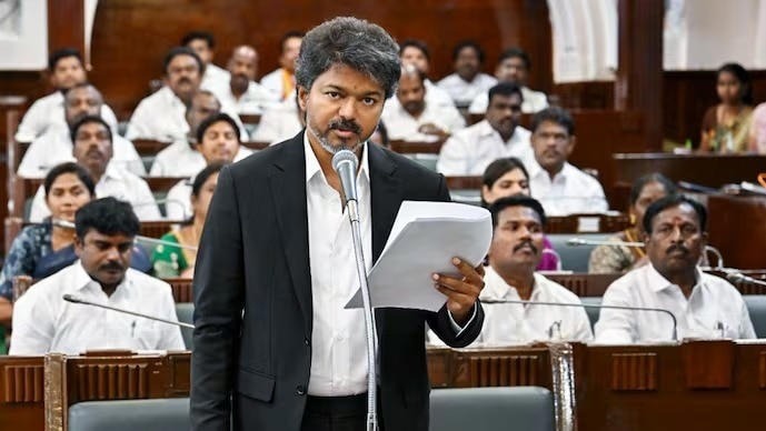 சட்டமன்றத்தை சினிமா மன்றமாக ஆக்கிவிட்டார் என்று எதிர்க்கட்சித் தலைவர் உதயநிதி ஸ்டாலின் குற்றச்சாட்டு .