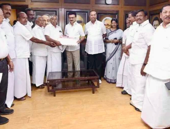 ஊழல்வாதிகளுக்கும் ,அரசியல் கிரிமினல்களுக்கும், புகலிடம் திமுக வா? வேறு கட்சிகளுக்கு செல்லாமல், இங்கு வந்து சேருவதன் நோக்கம் என்ன? இங்குதான் இனம், இனத்தோடு சேருகிறதா?