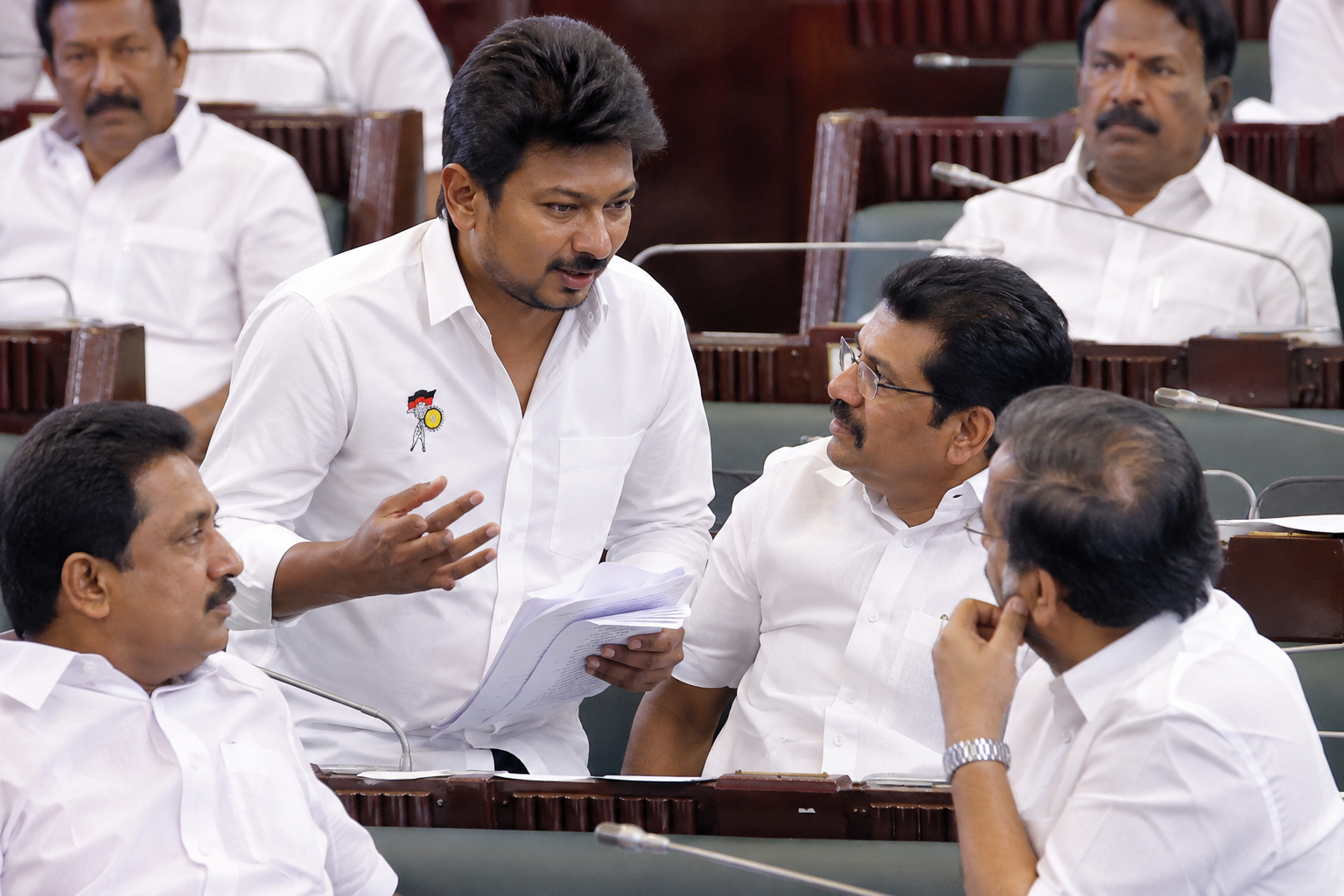 பரந்தூர் விமான நிலையம் ஜி .ஸ்கொயர் மாப்பிள்ளைக்காகவா? என்று சட்டத்துறை அமைச்சர் சிடிஆர் நிர்மல் குமார் சொன்னவுடன் திமுக எம்எல்ஏக்கள் கொந்தளிப்பது ஏன்?